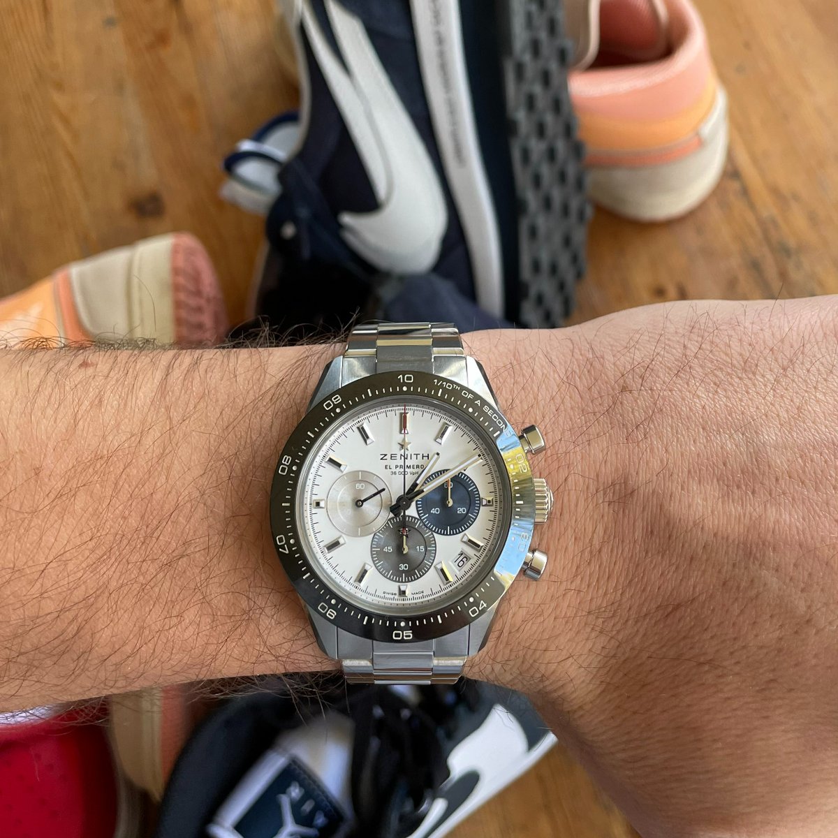 TempusShop's tweet photo. [THREAD] Une montre chronograph, c’est quoi ? Qu’est ce qui le caractérise et comment l’utilise t-on ?

C’est ce que nous allons voir dans ce thread aujourd’hui. 

Voici mon préféré, Zenith Chronomaster Sport. https://t.co/0LNWeauvxf