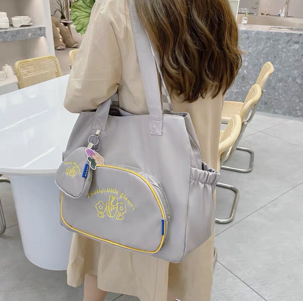 เปิดพรีกระเป๋าผ้า primesister น่ารักจับใจ ใส่ของได้เยอะม้ากกรุ่นนี้ ราคา 370฿ เท่านั้นค่า🥺💕🌈

— ขนาด 35*30*18 cm

📦ค่าส่ง40 **ปิดรับ30/09