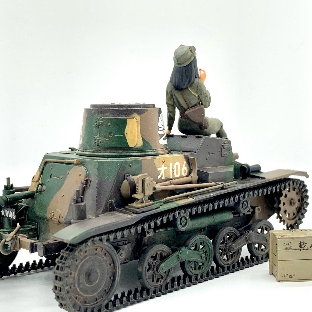 mewmew1001mew's tweet photo. ファインモールド 1/35 歴装ヲトメ 逸花 w/ 1/35 九四式軽装甲車後期改装型 完成。ファレホで塗装しました
#tamiya #creos #vallejo #finemolds #ija #35thscale #type94 #tankette #itsuka #historicalcostumegirl #plasticmodel #ファインモールド #歴装ヲトメ #逸花 #九四式軽装甲車 https://t.co/SvgFNwRVWD