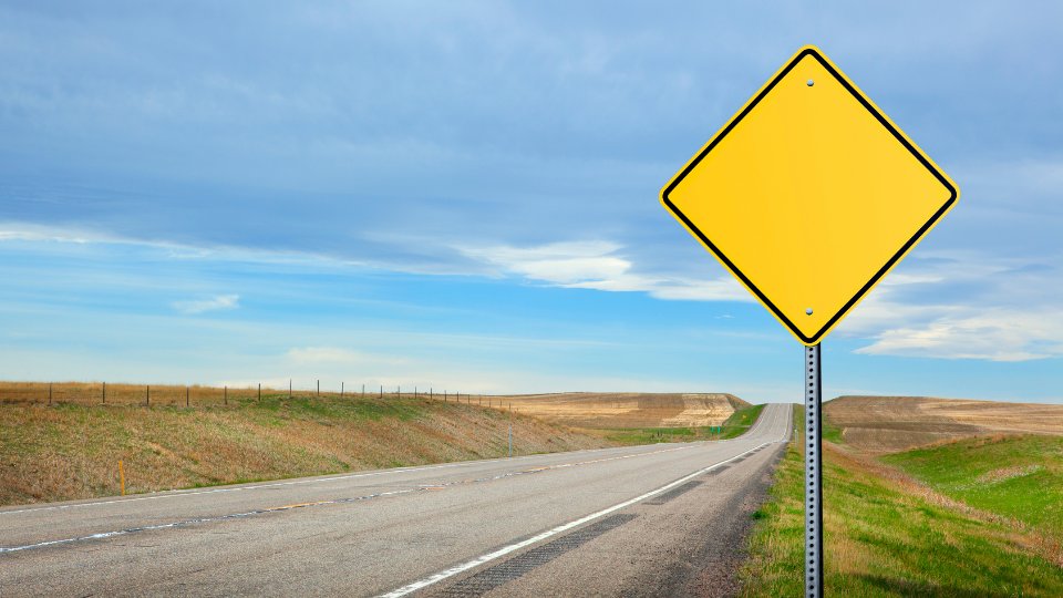 TAC_TranspAssn's tweet photo. Want to make Canadian roads safer? Help us evaluate new road signs and traffic signals by telling us what you think they mean. Everyone is invited, regardless of your age or how you get around. Take two minutes and visit: https://t.co/BzG0Wuaeat now! https://t.co/OFj4yvZxNd