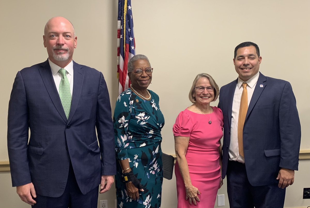 A great kickoff to the #healthequity summit with <a href="/RepMMM/">Rep. Mariannette Miller-Meeks, M.D.</a>, <a href="/jwhite_health/">Joel White</a>, <a href="/NHITunderserved/">NHIT</a> &amp; Rep. Christiansen
