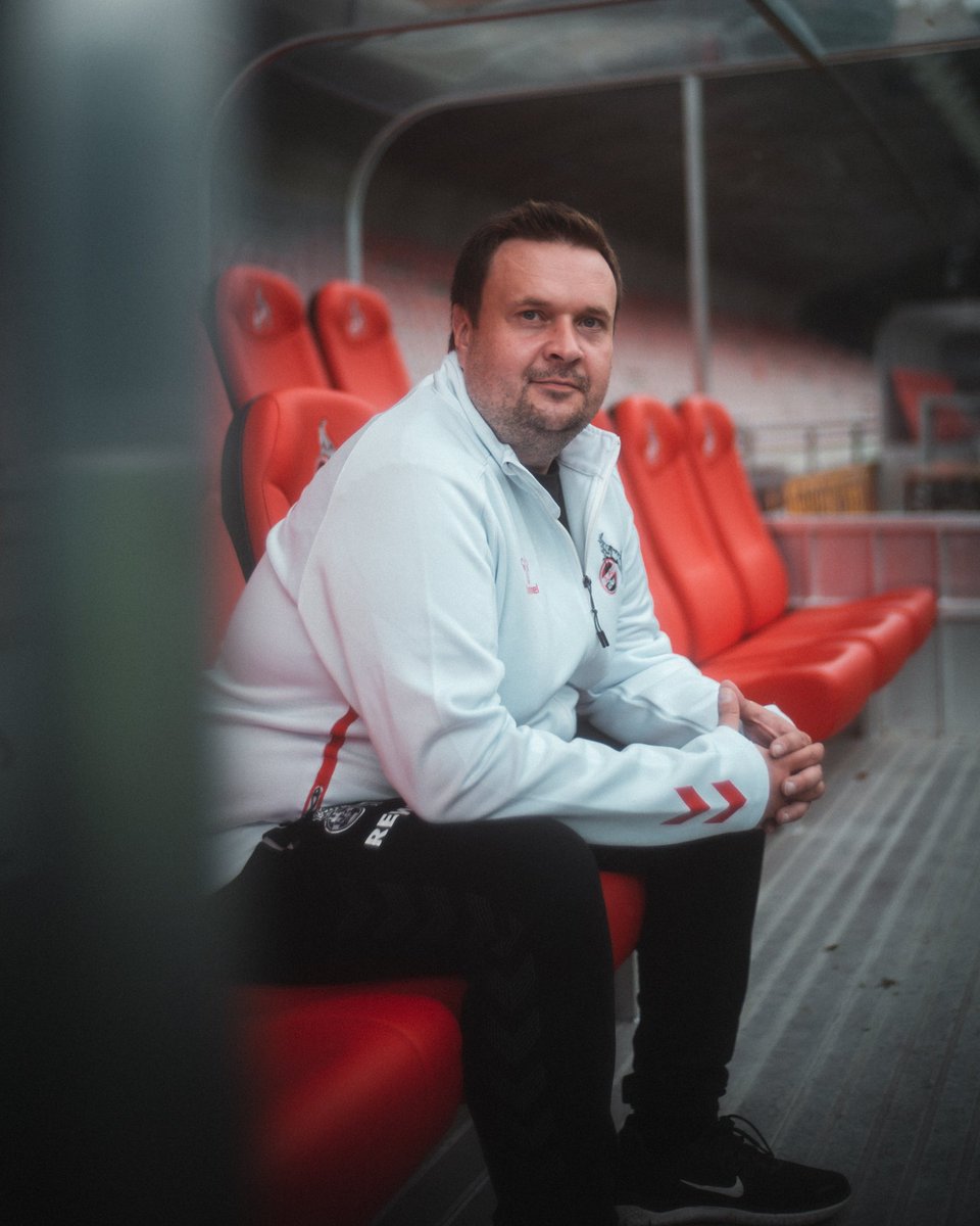fckoeln_esports's tweet photo. Peter übernimmt die Rolle als neuer Chef-Coach im eSports Team 🔴⚪️ https://t.co/ak3dQ6NJUD