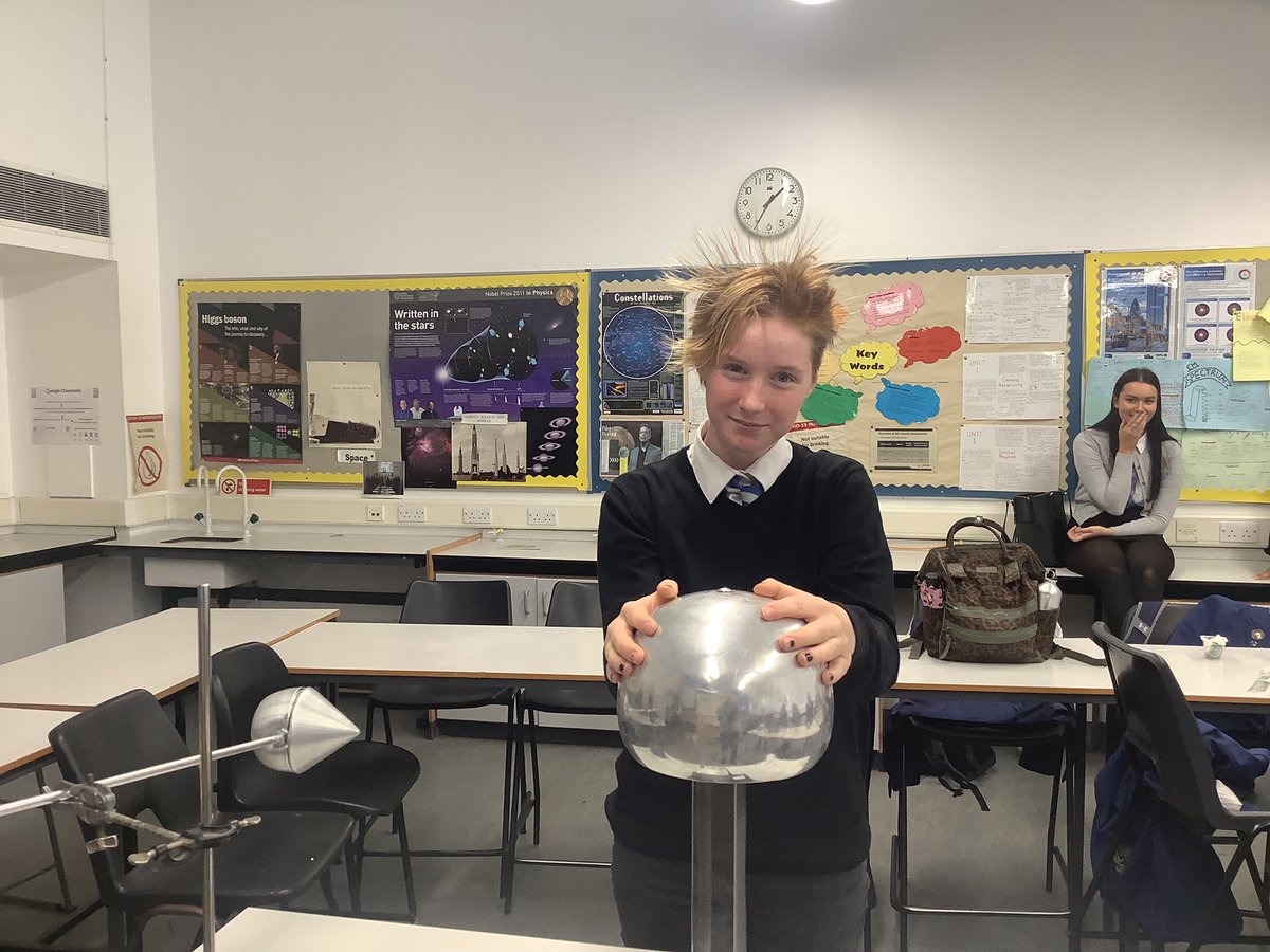 MrPorter_Phys's tweet photo. Some fantastic shots of the Van de Graff today at #STEMClub @MissRafiq1 @MissJawwad @MrGarrickChem @LHS_Science_ @LarbertHigh ⚡️⚡️⚡️ https://t.co/YcX2mbfxW5