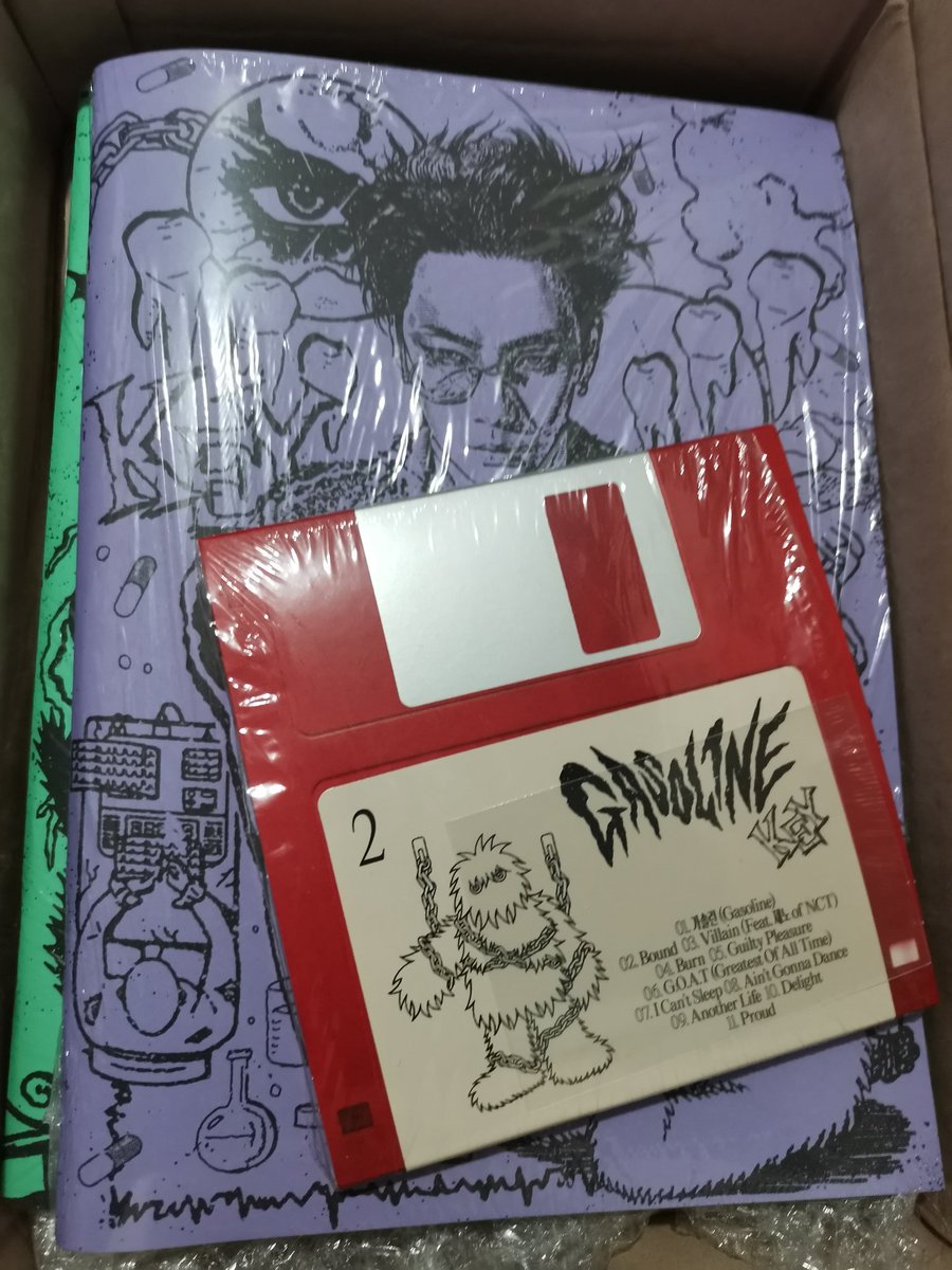 tokkiwol's tweet photo. Welcome home Bummie! 😊🗝️⛽💿📀💾 #KEY #키 #キー
#gasoline_key_is_back
#key_gasoline #almightyKey #kimkibum #SHINee #샤이니
#シャイニー @SHINee @shinetter https://t.co/eUvp44uwXm