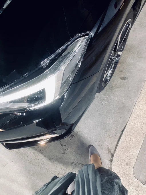 女の子になって愛車と写真撮りたいって思ったら、男の娘に変身しなくてもGUで1000円のスカートと500円のパンプス買ってくれば匂わせできるので…足の毛だけ剃ってやってみてください 