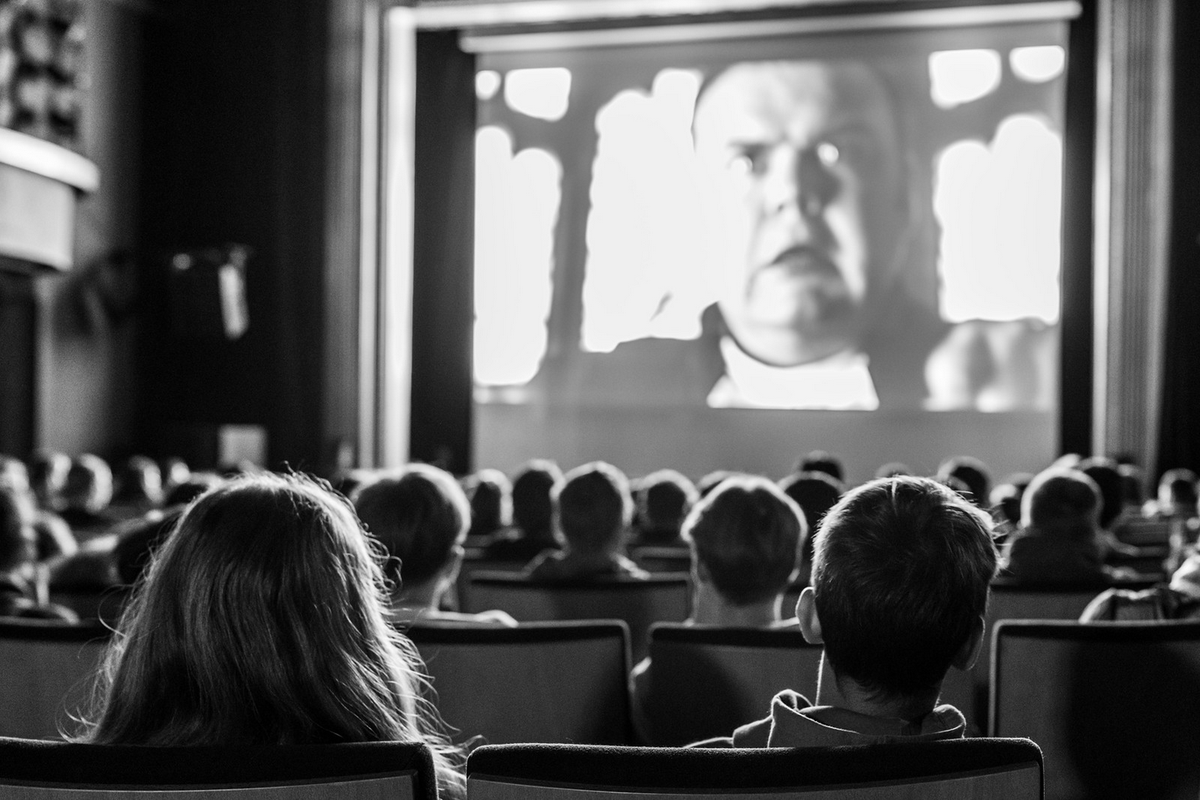 DinardFilm's tweet photo. #DFFB2022 📸 [RETOUR EN IMAGES] 
C'était hier au Festival des Scolaires ! 👫🤩🍿
© Jean Enders
#DFFB #festival #festivaldesscolaires #cinema #dinard #dinardfestivaldufilmbritannique https://t.co/dW7QtMxEqS