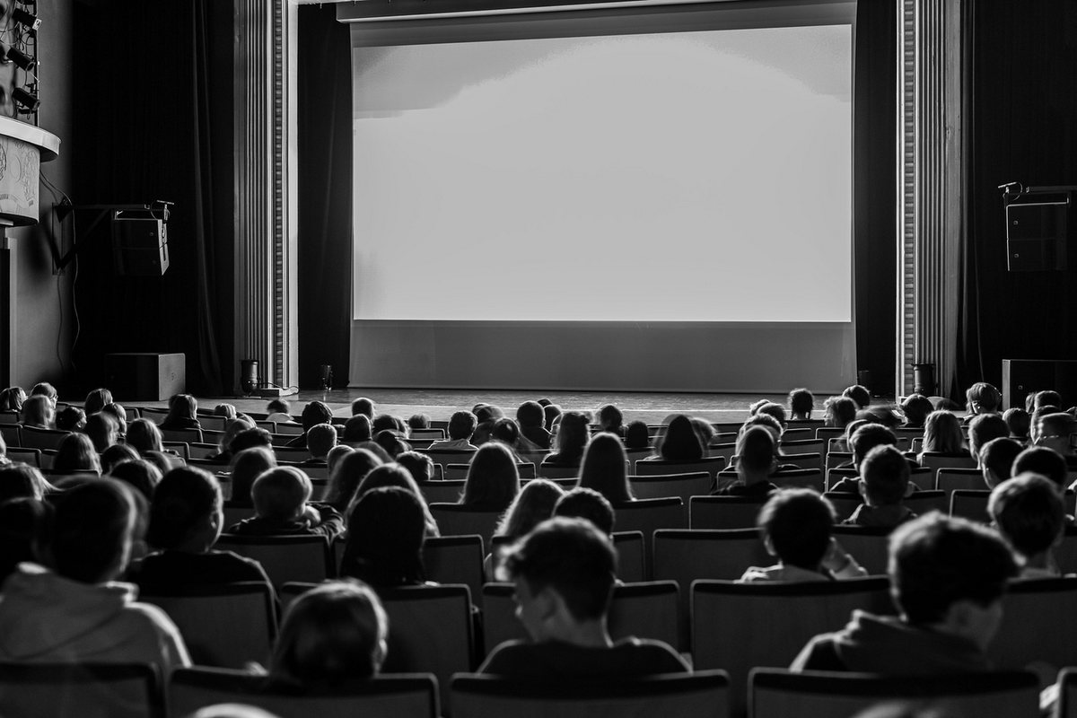 DinardFilm's tweet photo. #DFFB2022 📸 [RETOUR EN IMAGES] 
C'était hier au Festival des Scolaires ! 👫🤩🍿
© Jean Enders
#DFFB #festival #festivaldesscolaires #cinema #dinard #dinardfestivaldufilmbritannique https://t.co/dW7QtMxEqS