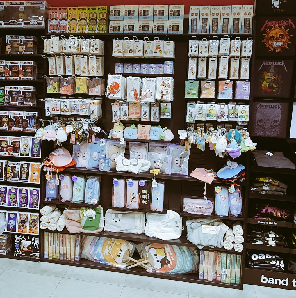 hmvBury's tweet photo. It's beginning to feel a little like @kenjistoreuk here at HMV Bury with all these new #Waterbottles, #Mugs, #Keyrings, #PinBadges, #PencilCases, #Plushies, #SleepMasks, #Fans, #CoinPurses and #HairWraps so if you love all things #Kawaii then why not pop in and have a browse? https://t.co/NjCXktS9pe