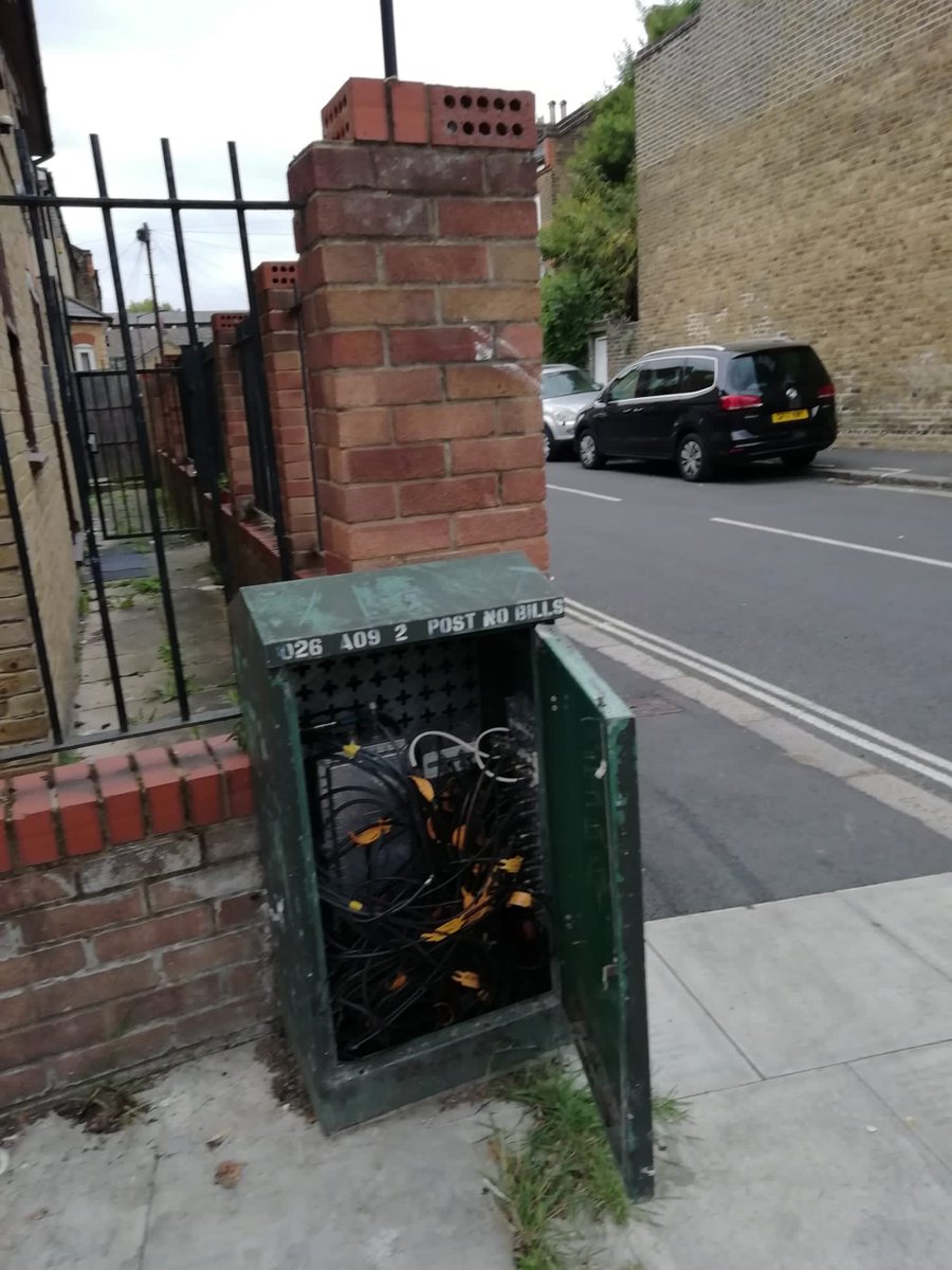 Nataleela77's tweet photo. @virginmedia this has been the status quo for 2 years! Why are you actively not spending any money to replace for at least the 60 customers on your street? https://t.co/wgSYpgPKqW