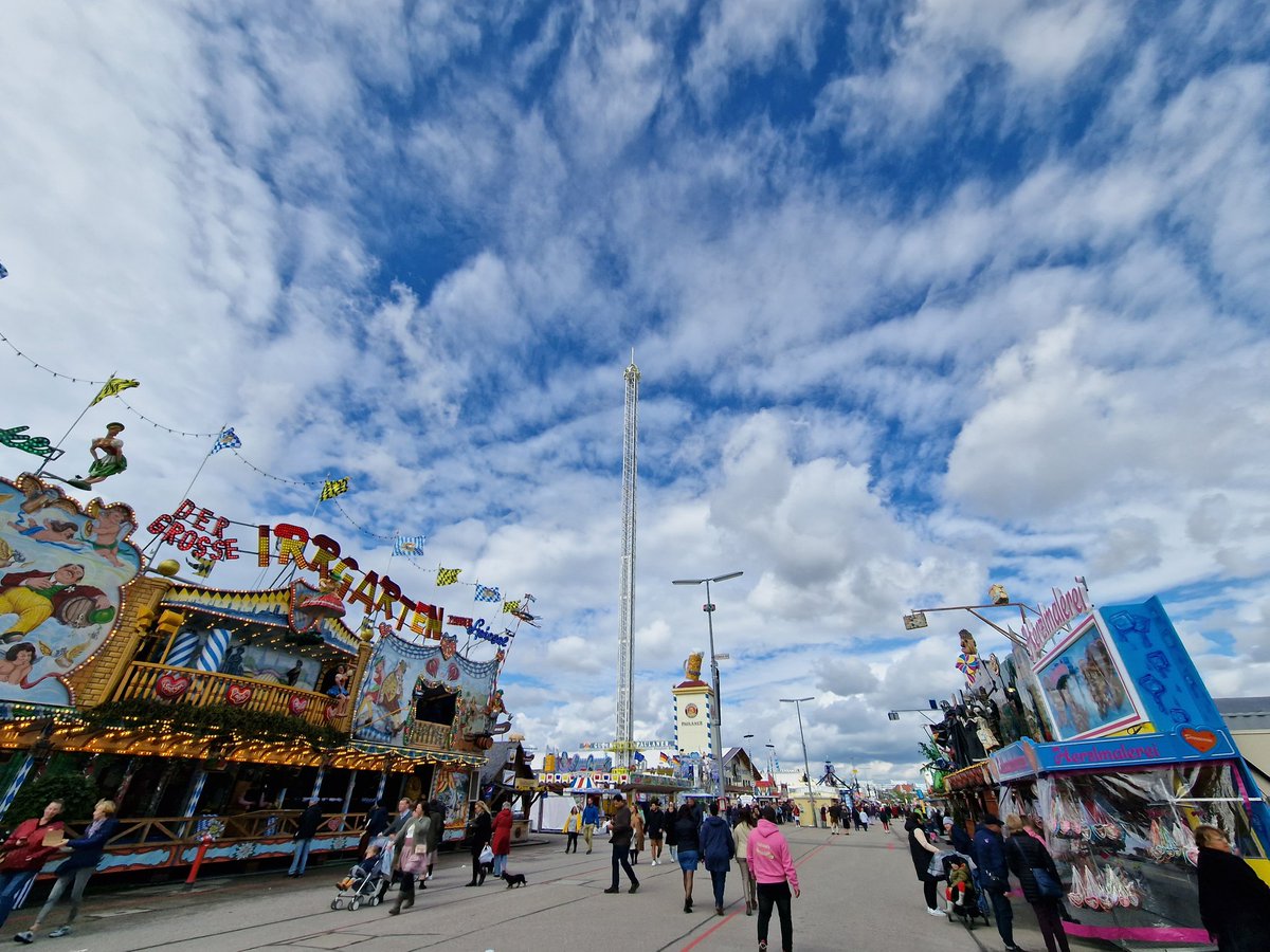 m12568O's tweet photo. #Oktoberfest #Muenchen #Wiesn @BR24 https://t.co/hWlzDQZ27w
