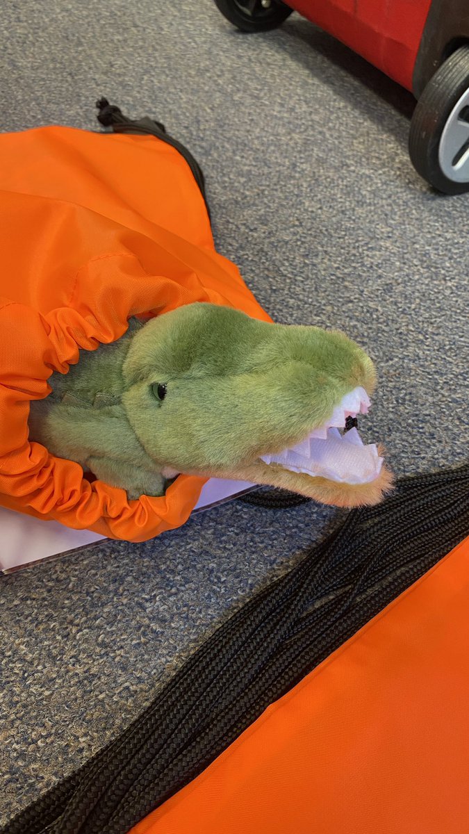 ursulamaley's tweet photo. Book bags are nearly ready for all 18 Upper Primary Dutch classes @BSB_Brussels. @LeoTimmers New in Year 4 and Year 5. I cannot wait to introduce them next week. @carostal #dutchisfun #languagelearning #ilovemyjob https://t.co/kuvPD2Acna