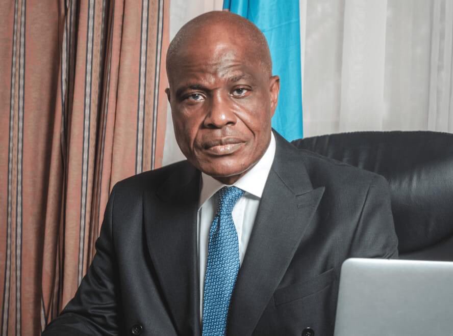 Choqué par le montant de salaire des députés,Fayulu propose les émoluments qui varient entre 5.000 et 7.000$ pour chaque député s'il est élu président de la république.Le vieux a compris que nyoso ezalaka théâtre te . <a href="/LitsaniChoukran/">Litsani Choukran</a> <a href="/KabengeleSebas/">Sébastien Kabengele</a> @ngoyikasanji1 <a href="/fatshi13/">Félix A. Tshisekedi</a> .