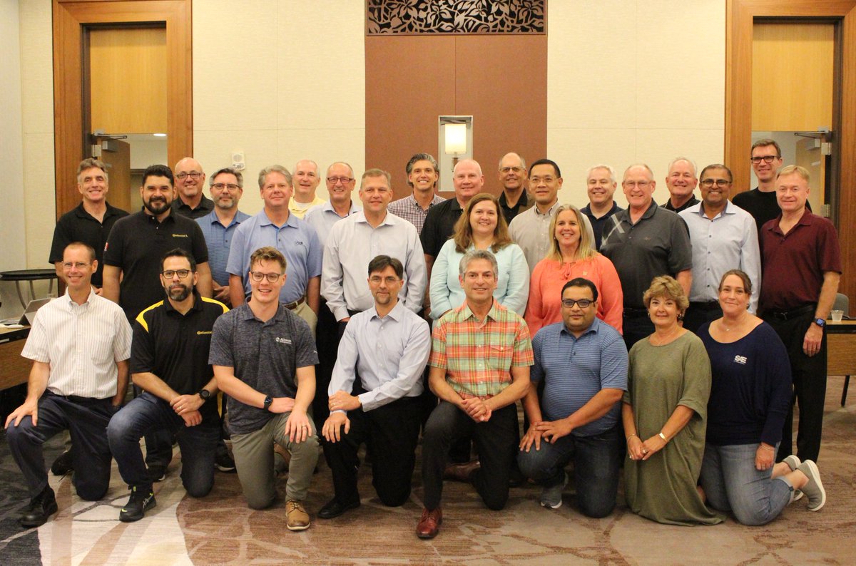 SAEIntl's tweet photo. #COMVEC kicked off last night with the executive council meeting! These individuals are responsible for putting together all aspects of #COMVEC22.  We can't wait to see what the next few days has in store! https://t.co/YzL6hy2Y1p