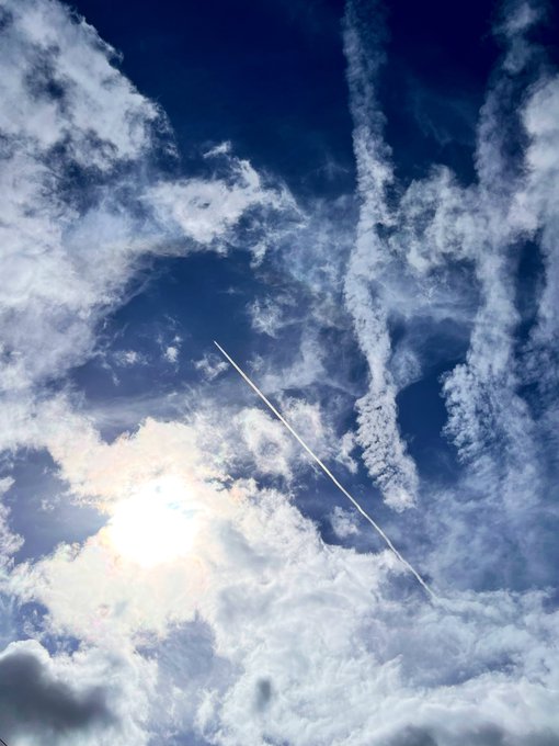 「飛行機雲 空」のTwitter画像/イラスト(新着)｜5ページ目