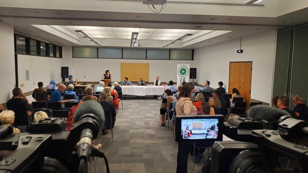 RtvLondon's tweet photo. Starting today at noon, you can watch #TheLocalCampaign: Ward 13 All Candidates Meeting held by the @ULLdn. Hear from the candidates running for the Ward 13 Councillor position.
Tune in to #Rogerstv Cable 13 or online at https://t.co/fJbQUr513V
#ldnont #ldnvotes https://t.co/42P6ho6LXx