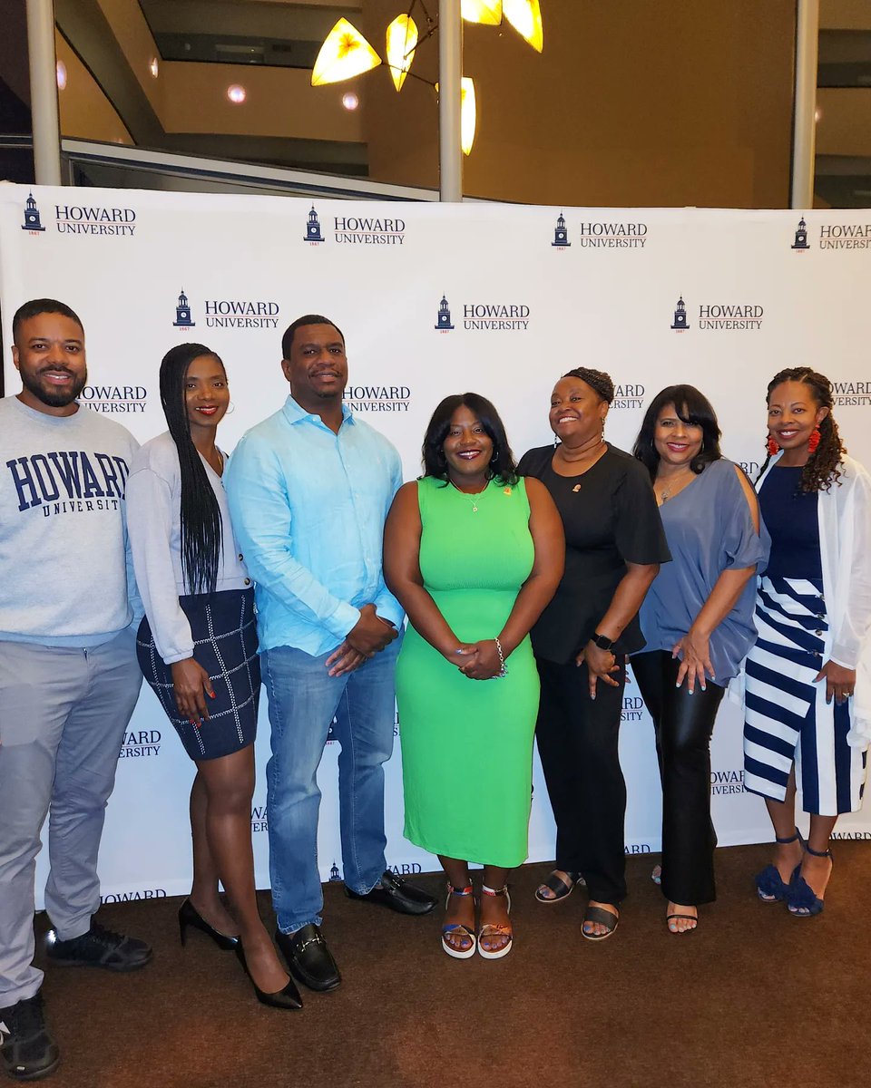 kaLeighgurlprof's tweet photo. The Bison Takeover in NYC for the HBCU New York Classic was nothing sort of amazing. But fundraising first.

@howard1867alumni, @thehuaa, @huac_gnyc and @huacnewjersey raised scholarship funds for Howard students. 

#TheHUAA
#HowardUniversity
#HBCUNYCFootballClassic
#HowardAlumni https://t.co/Hsh1dJW8HK