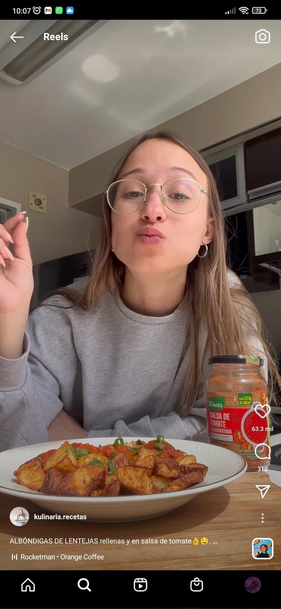 USTEDES SABIAN QUE LAS PIBAS Q HACEN VIDEOS DE COMIDAS SON DOS DISTINTAS??? o sea una es la q hace videos con el novio q tambien es tiktoker de comidas y la otra hace los videos sola y yo sIEMPRE CREI Q ERAN LA MISMAaaaa