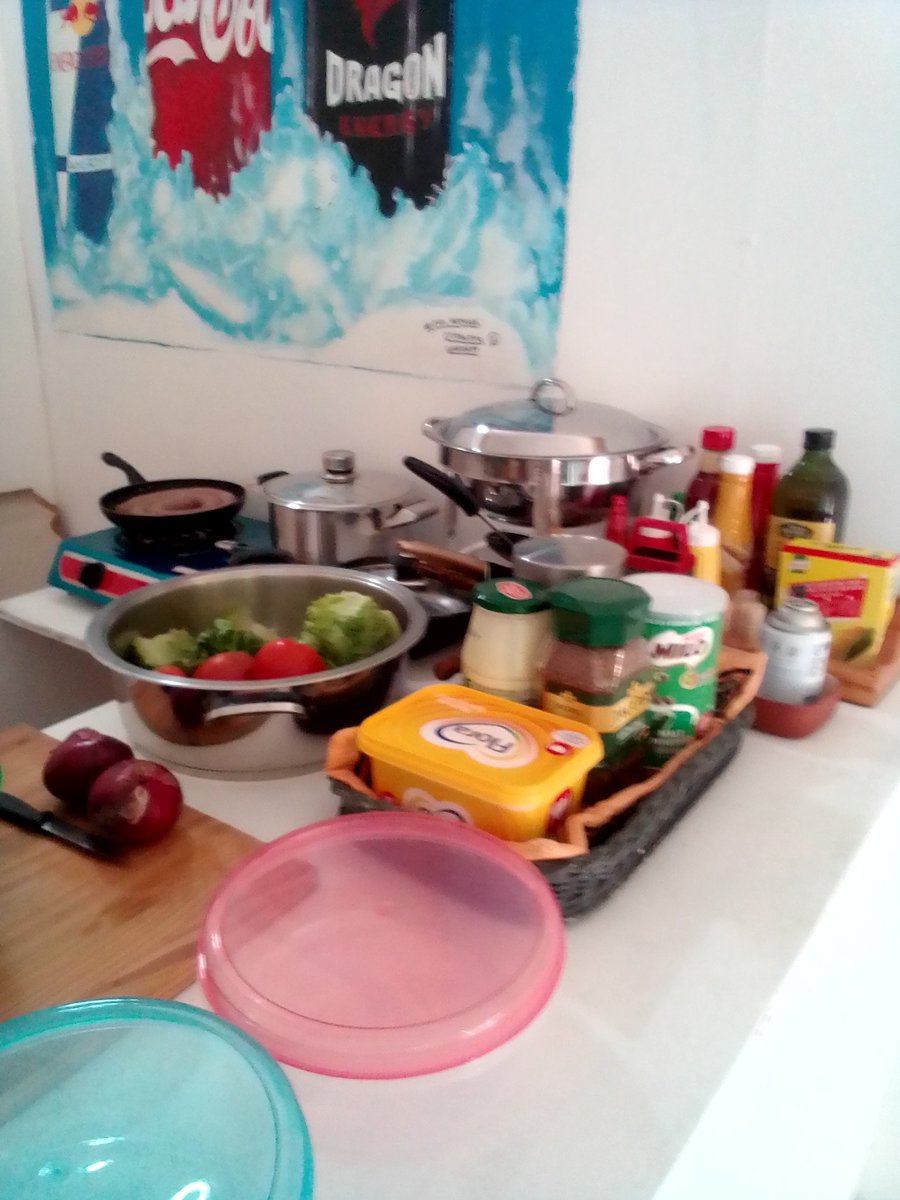 KlaasBomkazi's tweet image. I'm a small business owner and I'm selling Dagwood's, hotdogs, Kota's, sandwiches and coffee..I've been struggling with my business a lot and I'm about to give up.... I'm looking for an investor, funding. or any type of assistance and it doesn't have to be money.....