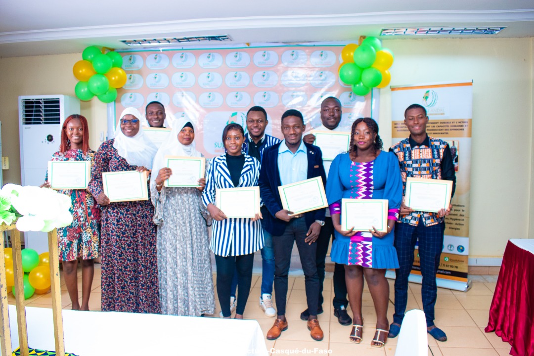 “Si vous voulez faire une œuvre 
durable, soyez patients, soyez bons, soyez vivables, soyez humains”
Hampâté Bâ
   Excellente journée à toutes et tous
 #PNFLAO
<a href="/SuuduAndal/">SUUDU ANDAL</a>