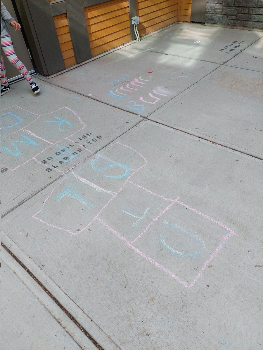 BESmusicmakers's tweet photo. Grade 2 music got some outdoor learning in before it got chilly! We enjoyed some ear training and solfege hopscotch in the sun! @MountainEdu @Banff_El_School https://t.co/VJFfycElHx