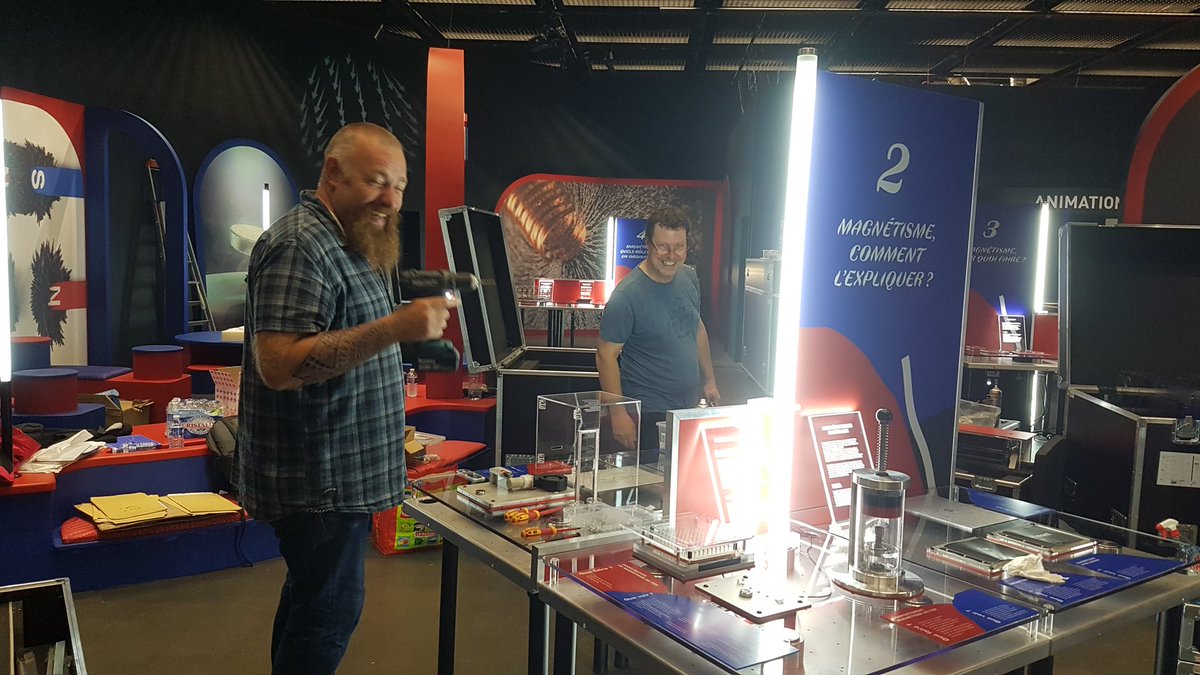 HeleneFischer67's tweet photo. Après une bonne semaine de montage, ouverture aujourd'hui au public de l'#ExpoMagnétique produite par @labo_IJL @Spin_IJL @Univ_Lorraine @Lorraine_LUE @cnrs @SFP_officiel à @Espace_sciences @LesChampsLibres https://t.co/H130gkJmzR