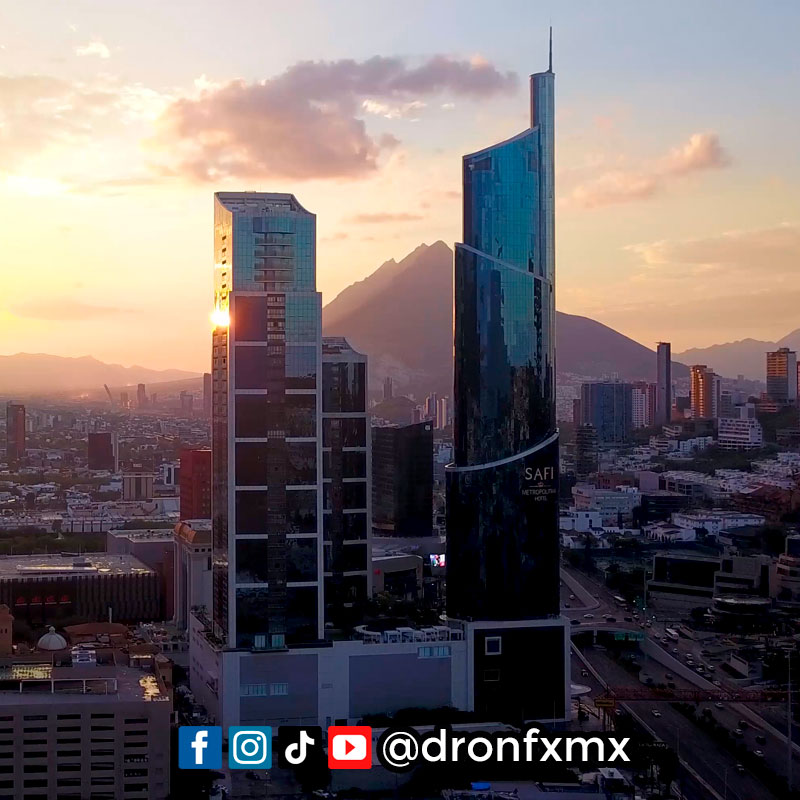 dronfxmx's tweet photo. Te invitamos a ver nuestro nuevo video de edificios en San Pedro Garza García👍, haz clic: https://t.co/s8BLeqwvk6

#dronfx #dronfxmx #spgg #FashionDrive #edificios #edificaciones #video #fotografía #fotografiayvideo #drones #dron #djimexico #dji #mavicpro https://t.co/H2sJVlVA1D