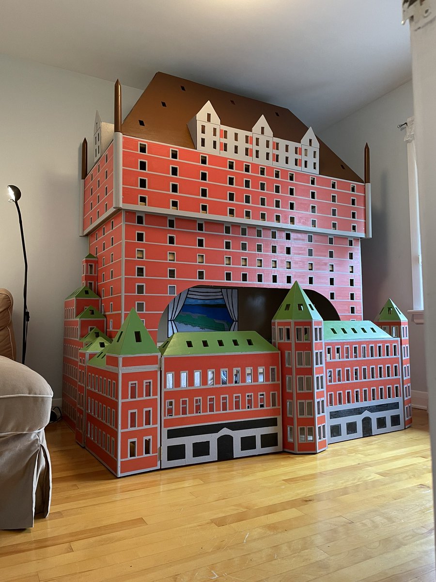 Colomite's tweet photo. While my daughter continues to roam the halls of power, my son is more interested in the life of genteel luxury afforded by one of Canada’s grandest hotels #chateaufrontenac https://t.co/tUK5ibRfts