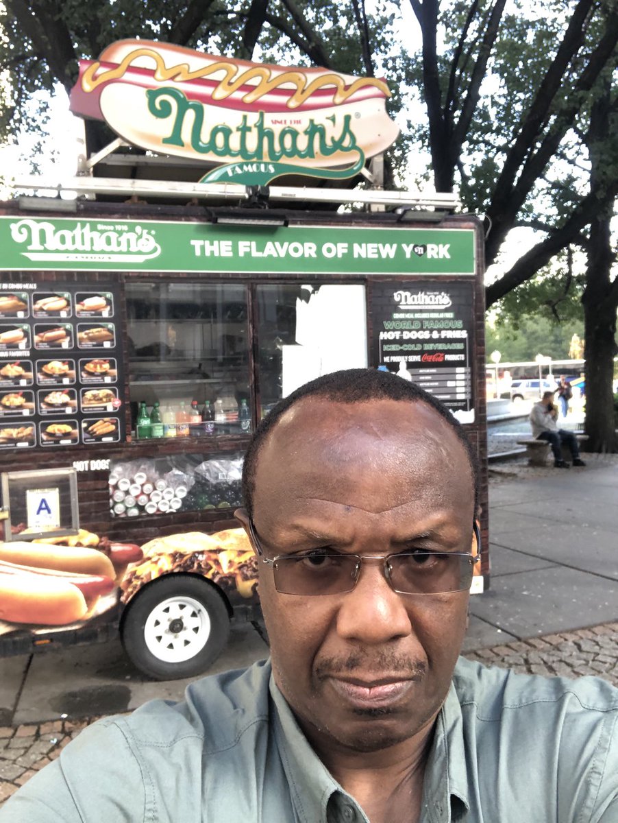 DavidNdii's tweet photo. Every hustle matters #BottomUpEconomicsKe https://t.co/SoT21kKY63