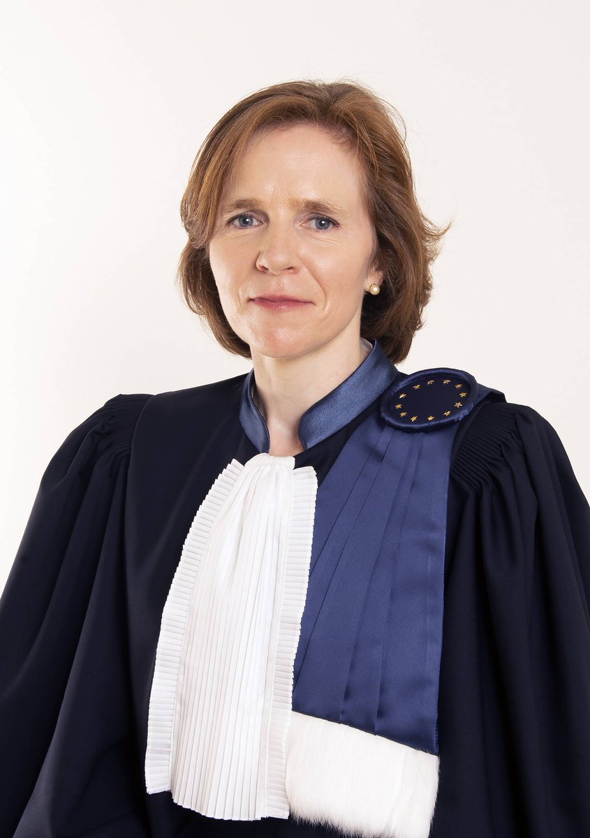 ucddublin's tweet photo. 👩‍⚖️👩‍🎓 Historic appointment as @UCDLawSchool alum is named first female President of the European Court of Human Rights

📚 A graduate of UCD and @EUI_EU, Ms O'Leary spent years lecturing on EU law at a number of universities prior to her appointment as an ECHR judge in 2015 https://t.co/3N0IoVWJDj