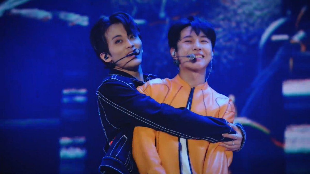 MKRNFEED's tweet photo. 1080p markren hug in tds🫶🏼 https://t.co/hCTXZk2ukS