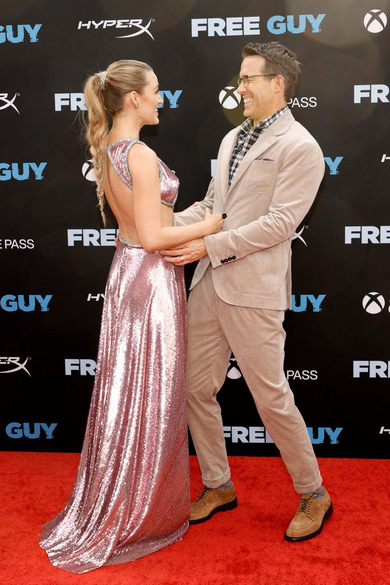 deadpoetstan's tweet photo. comunque altro che Adam Levine l’unica coppia famosa della quale mi fido sono loro
ROYAL COUPLE AMERICANA https://t.co/XEbwPXKxHm