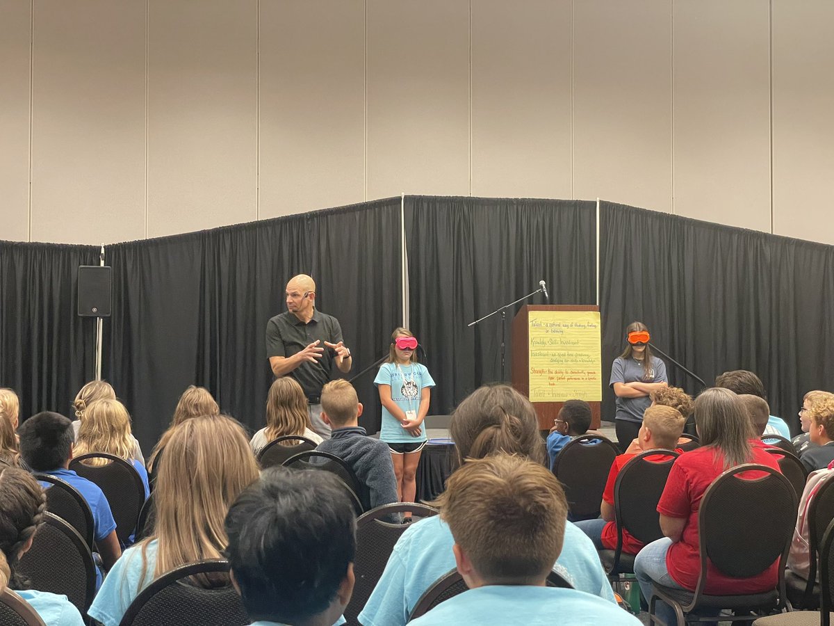 BriarwoodBeta's tweet photo. Morning session has started! Way to volunteer and represent, Presley! @BriarwoodES https://t.co/R9xL0gUGWl