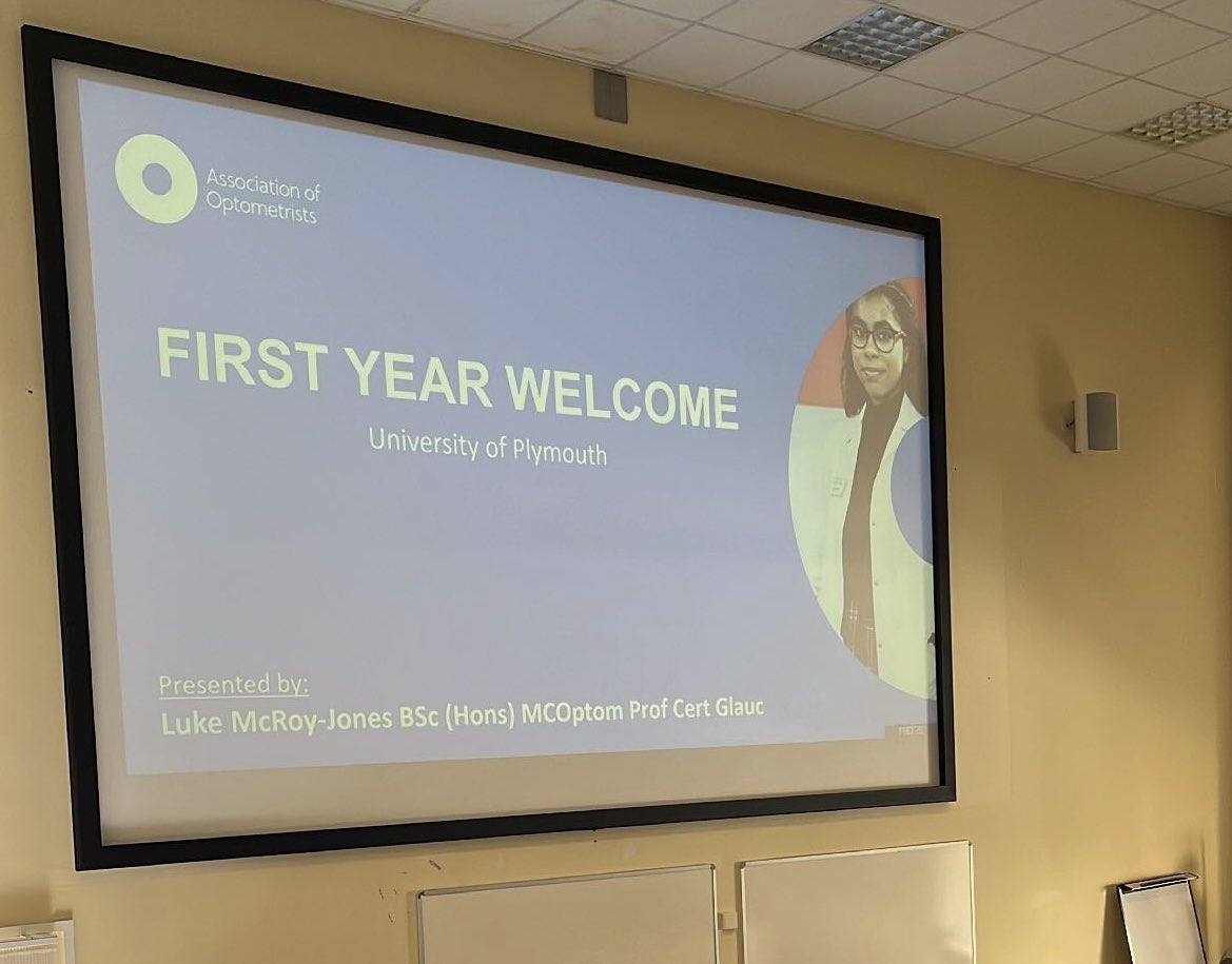 LukeMcRoyJones's tweet photo. A pleasure to be back at @PlymUni today on behalf of @The_AOP to meet 1st year optometry students, welcoming them to their new career and outlining the support on offer from the AOP throughout their studies and career! Great to meet you all! @PlymOptometry https://t.co/MvjdlRoiXH
