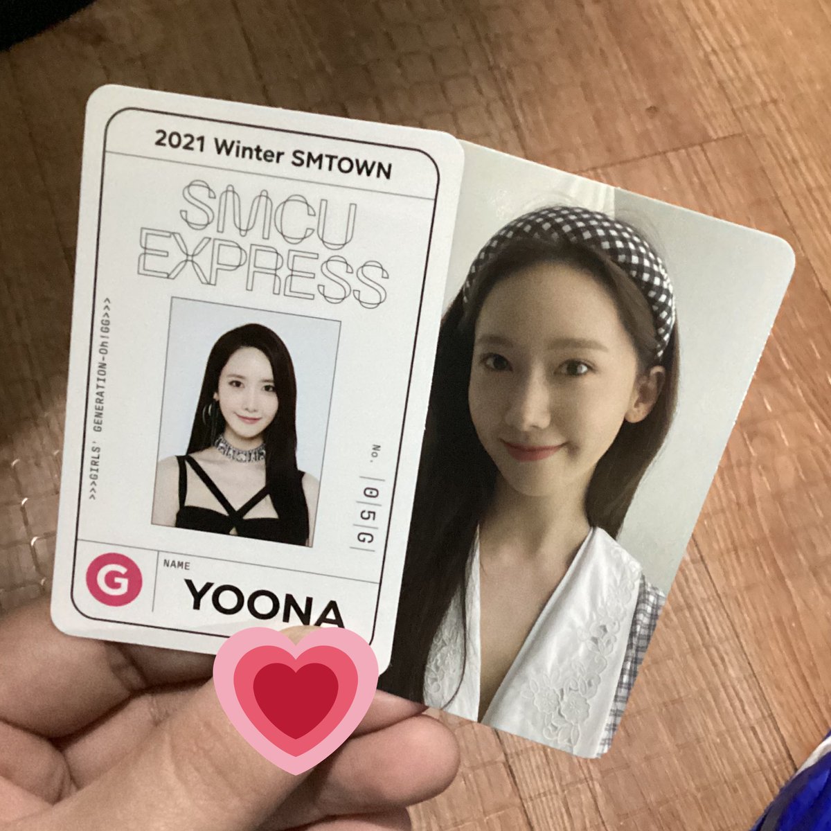 seoperstar_'s tweet photo. pulled yoona pcs + taeyeon folded poster <3

nagulat ako sa pob na group poster gagu mas malaki pa sa lamesa namin sksksksks https://t.co/SnxB0B4PCK