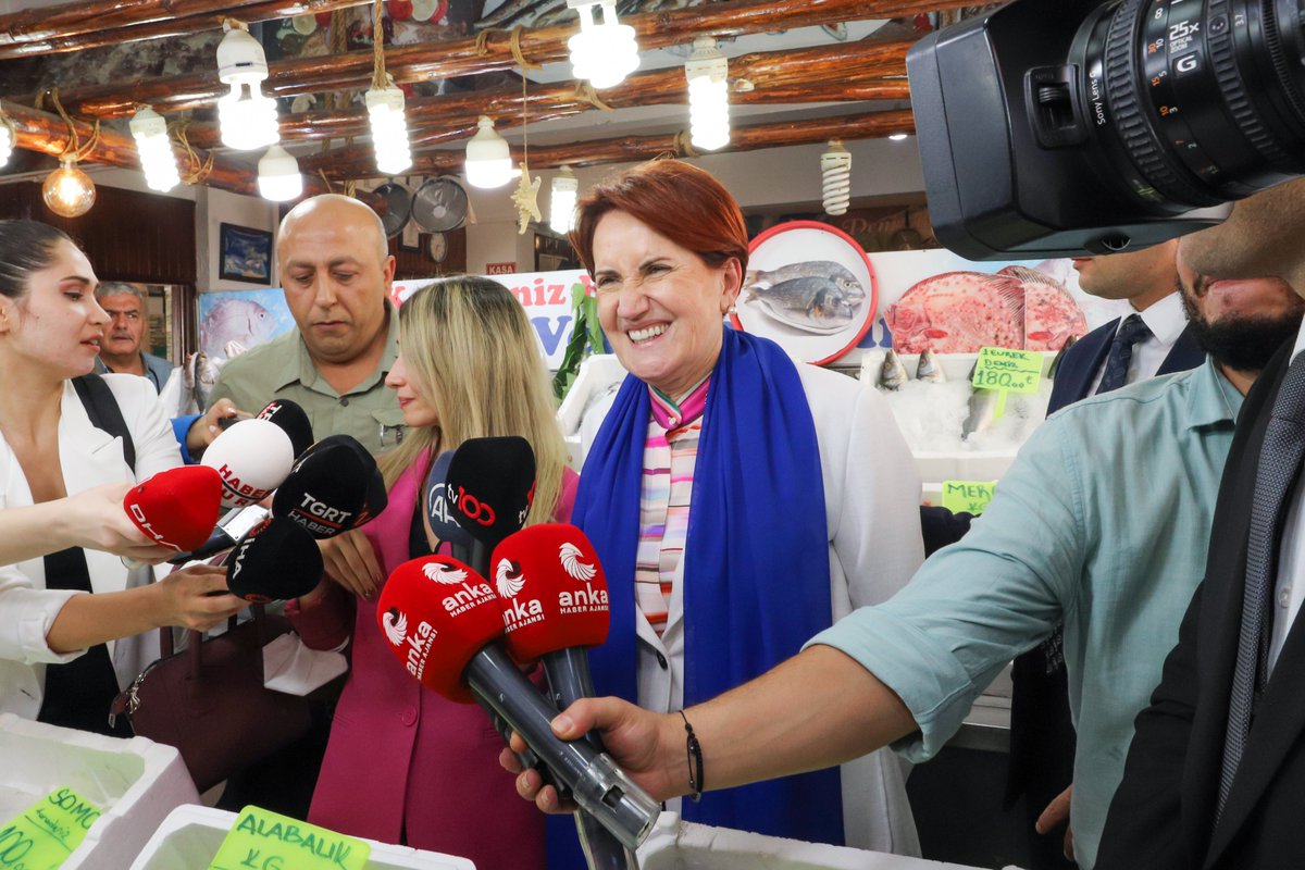 iyiparti's tweet photo. Memleketimizin her yerinde olduğu gibi Pursaklar'daki vatandaşlarımız da;

Uçuk faturaların, 3 katına çıkan kiraların, her gün yeni bir zammın ve hayat pahalılığının altında eziliyor.

İktidar ve kadroları bildiğini okumaya devam ettikçe olan milletimize oluyor...

#AzKaldı https://t.co/ZBUAJHlhnx