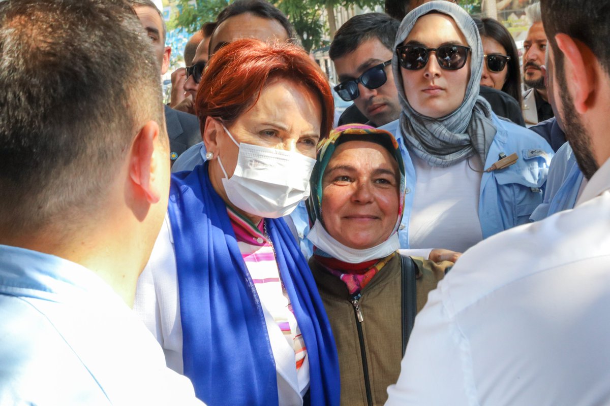 iyiparti's tweet photo. Memleketimizin her yerinde olduğu gibi Pursaklar'daki vatandaşlarımız da;

Uçuk faturaların, 3 katına çıkan kiraların, her gün yeni bir zammın ve hayat pahalılığının altında eziliyor.

İktidar ve kadroları bildiğini okumaya devam ettikçe olan milletimize oluyor...

#AzKaldı https://t.co/ZBUAJHlhnx