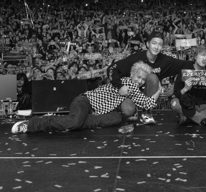 mjiohnim_'s tweet photo. GOD I LOVE MY MINHOON 🥹💙

“I laughed a lot thanks to you hyung, your partner, mino” https://t.co/QLxGPTXpBg