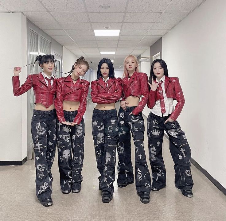 gidle___ir's tweet photo. 🧨 آهنگ "TOMBOY" از 100 میلیون استریم در اسپاتیفای فراتر رفت🥀

@G_I_DLE
#여자아이들 #GIDLE https://t.co/P31SYVpTMr