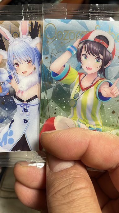 3つしか残ってなかったホロライブウエハース2個買ったら(個人的)当たりが出たぜラッキー 