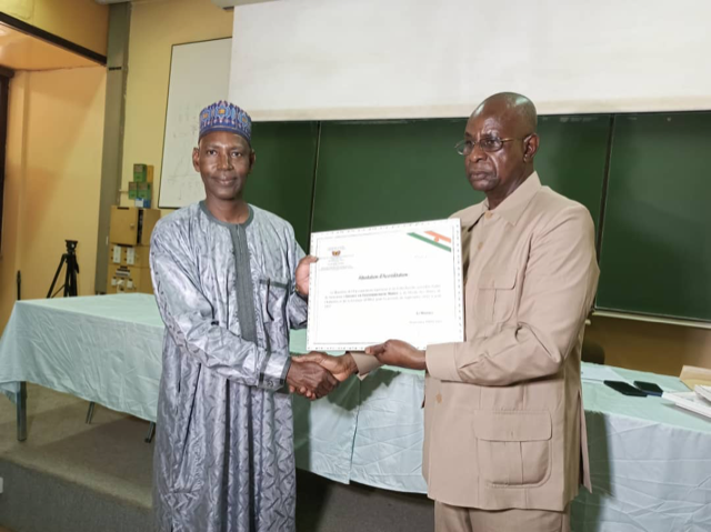 Félicitations à nos collègues de l’Ecole des mines, de l’Industrie et de la Géologie (EMIG) du #Niger, membre du réseau AMR2D pour l'accréditation nationale de leur Licence en environnement minier et du Master en gestion et réhabilitation des sites miniers, jusqu'en 2027.