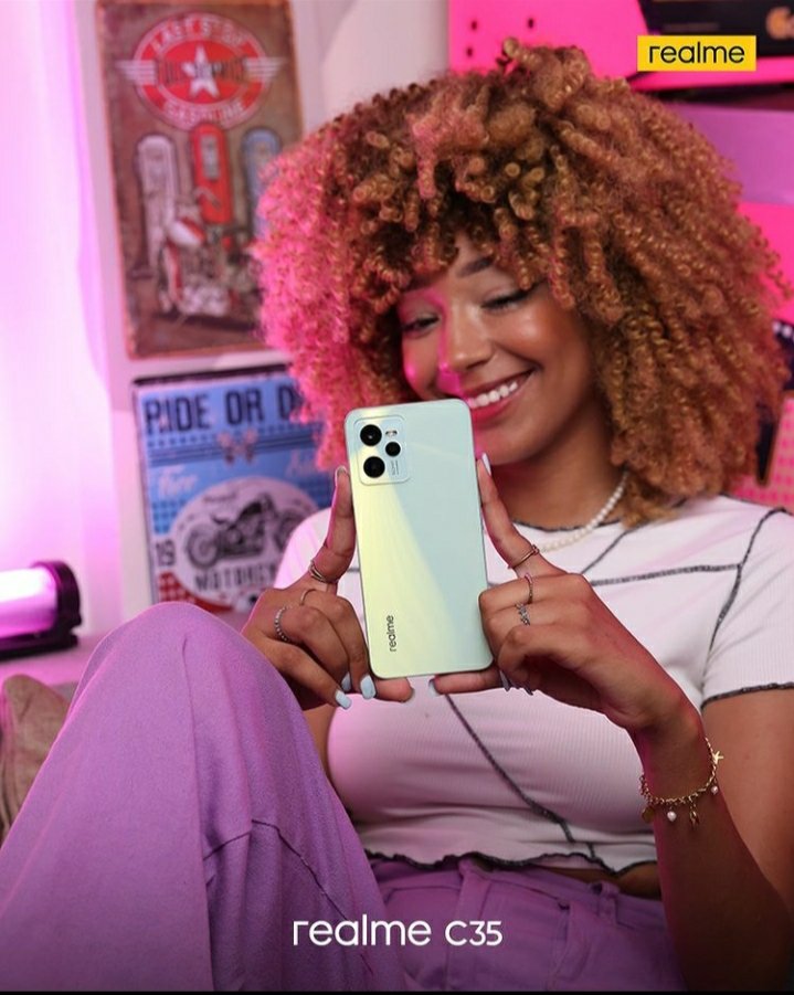 qqtechea's tweet photo. #realmeC35 is the lightest and thinnest phone in the C series family,measuring just 8.21mm thin and weighing just 187g,making it highly portable and comfortable to hold.

Grab your now via link on bio!!!

#fitindesign
#realmekenya
#qqtechea https://t.co/NczD9y7dme