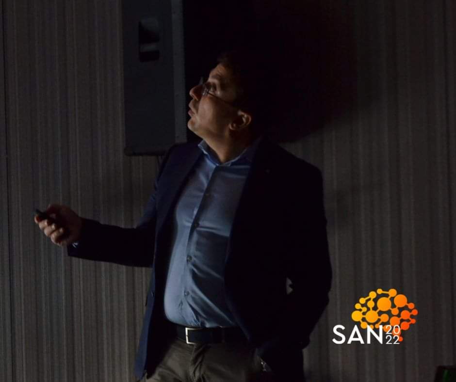 _SAN2022's tweet image. Prof. Dr. Dario Farina gave an enlighting speech at the #SAN2022 #Conference about &quot;#NeuralControl of Movement: A Motor #Neuron Centric View&quot;.

#SAN2022 #neuroscience #DAY2