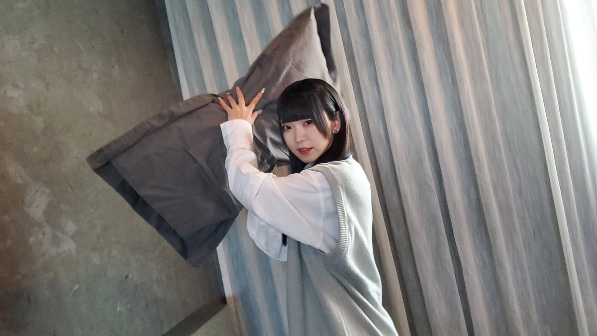 rayblues_'s tweet photo. 枕投げ撮影めっちゃ���しかった🛏
#IDOLSCAPE
#みあねあみ https://t.co/LH5tkB1H0b