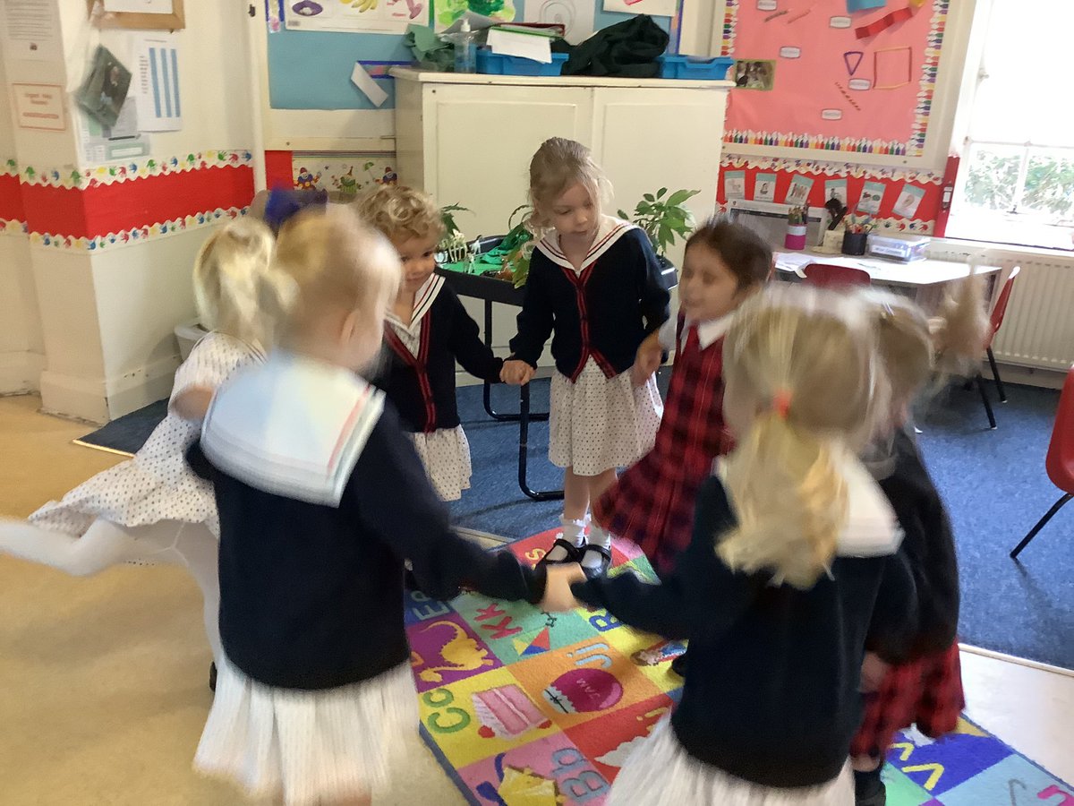 Kindergarten have had a busy day singing, dancing and playing. We did some mindfulness to help us relax and really enjoyed listening to “Giraffe’s Can’t Dance” 🦒 💃 🎤 #eyfs <a href="/THSch_PrePrep/">TH Pre-Prep</a> <a href="/THSch_Junior/">TH Junior School</a>