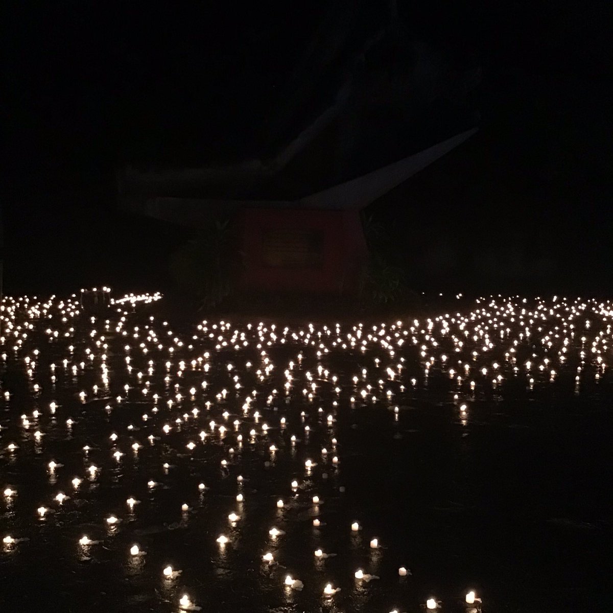 rapplerdotcom's tweet photo. LOOK: On the eve of the 50th anniversary of Martial Law declaration, groups including youth and Martial Law survivors hold a candle-lighting ceremony at the Bantayog ng mga Bayani. 

Protests and various activities will be held tomorrow. | via @jairojourno

📷 Project Gunita https://t.co/koRvG3SPJH