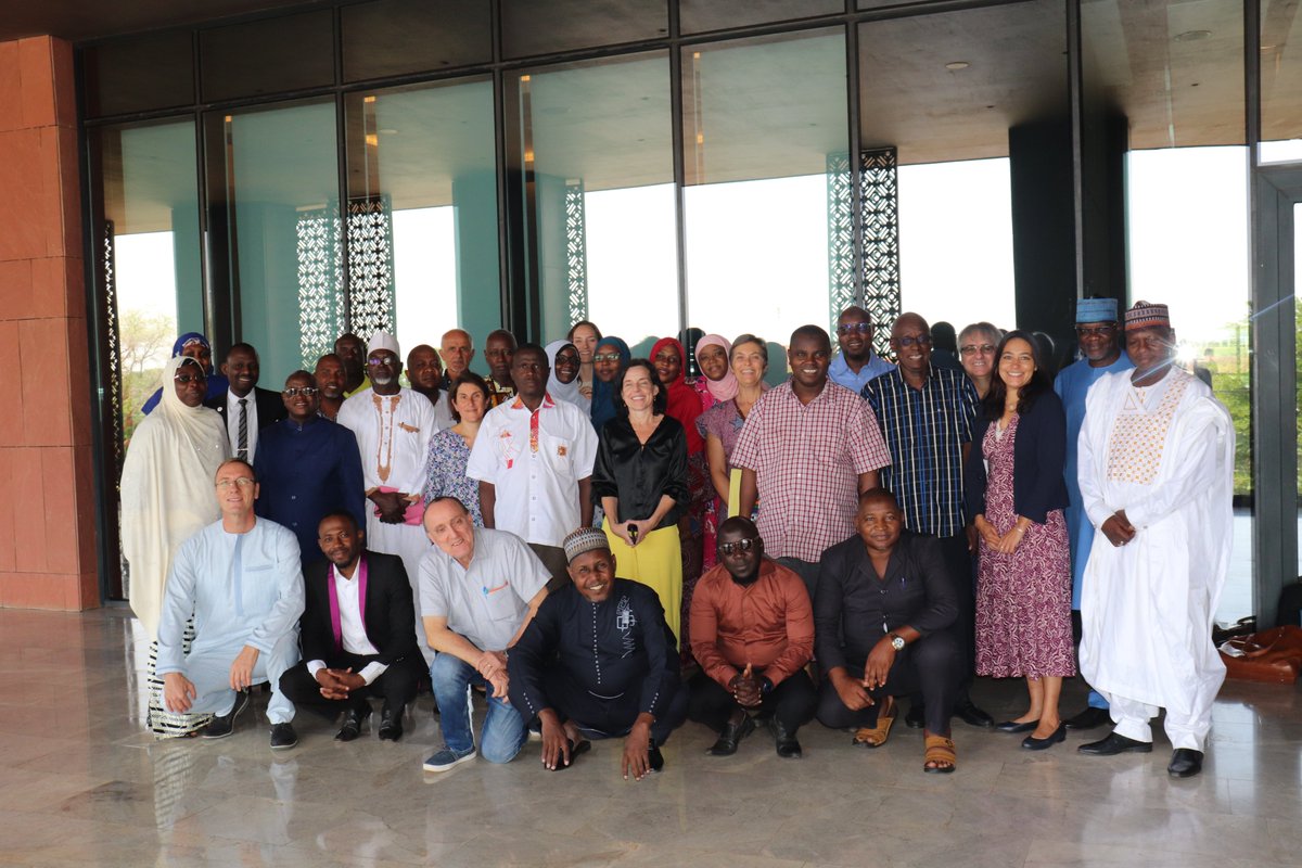 DDCNiger's tweet photo. "Pour savoir où l'on va, il faut savoir d'où on vient" - Trois jours passionnants pour faire le #bilan de l'année 2022 et planifier, avec nos #partenaires, les activités de la @DDCNiger pour l'année 2023. Merci à toutes et à tous d’être venus 👌
@SwissDevCoop https://t.co/ECDbYksKFo