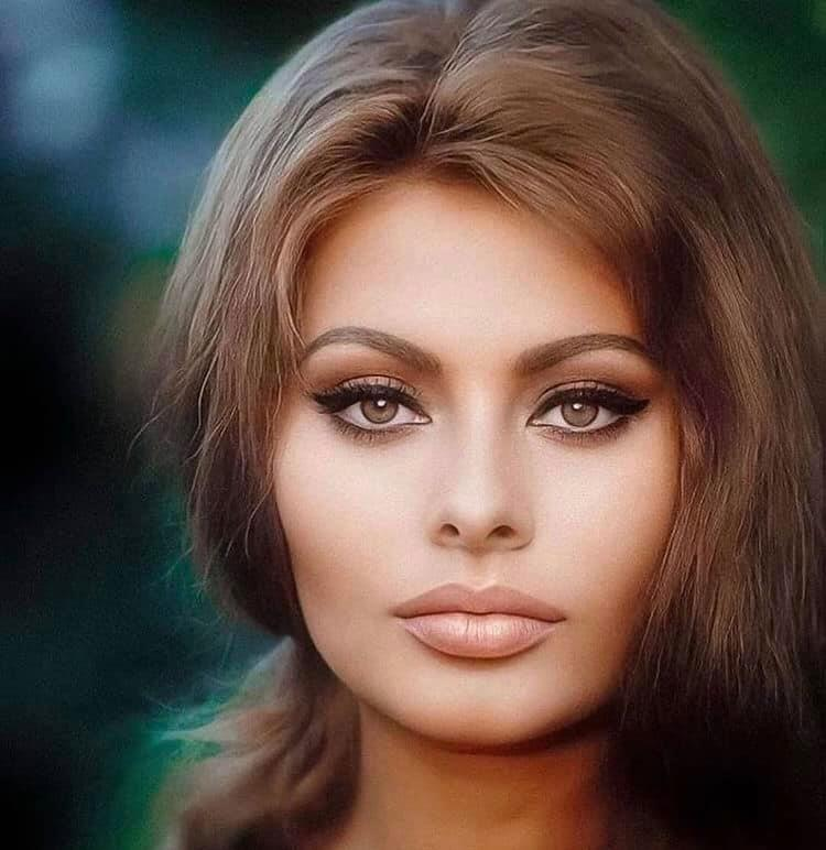 Happy 88th birthday to icon of stage and screen Ms. Sophia Loren. 
