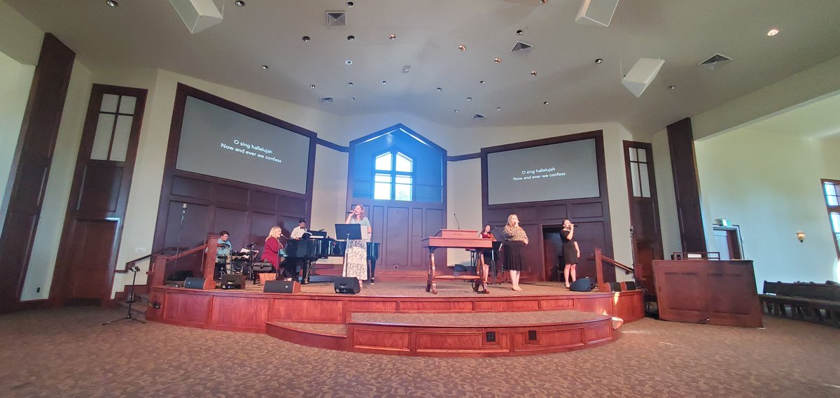 MatthewSwain5's tweet photo. Looking forward to having our North Oak Band lead us in corporate song for our chapel service this morning! #ChristOurHope @MBTSWorship @MBTS @SpurgeonColl https://t.co/kq2w9vkQeK