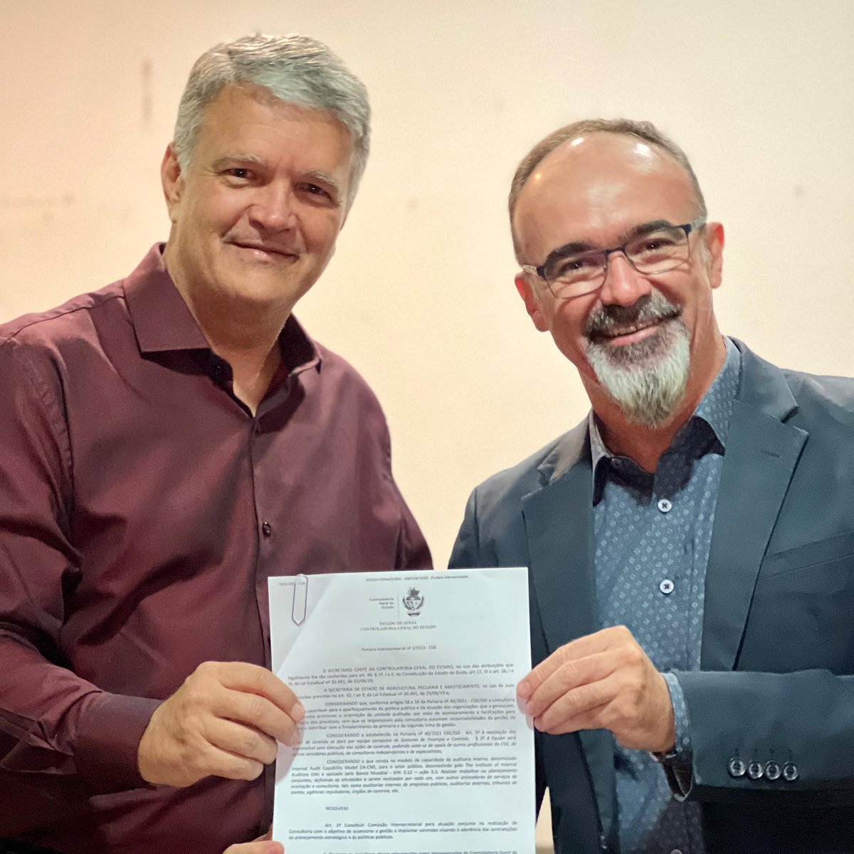 henriqueziller's tweet photo. A melhoria da qualidade de vida do cidadão goiano tem sido o objetivo do governador @ronaldocaiado nesses últimos quatro anos e intensificaremos ainda mais essa missão a partir de hoje.

Este é o início de um novo tipo de atuação da CGE que conta com a parceria da Seapa. 1/2 https://t.co/vaw9wVleRx