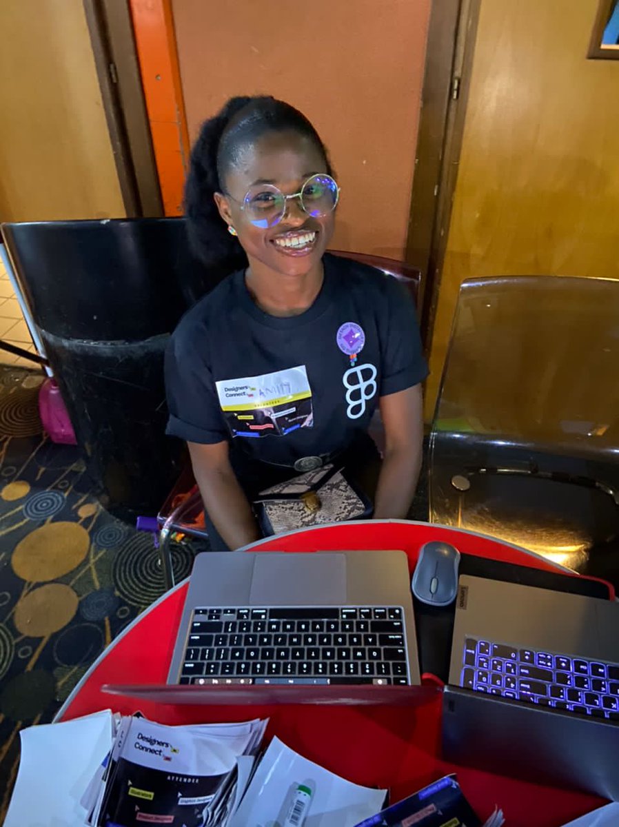 MemeAmity's tweet photo. Designers Hangout was a success, and I'm glad to be one of the people that volunteered to see the success of that event. Let me serve you beautiful jpegs
#DesignersConnect
#fofuyo
#fofafrica
#designers https://t.co/49P3glR9la
